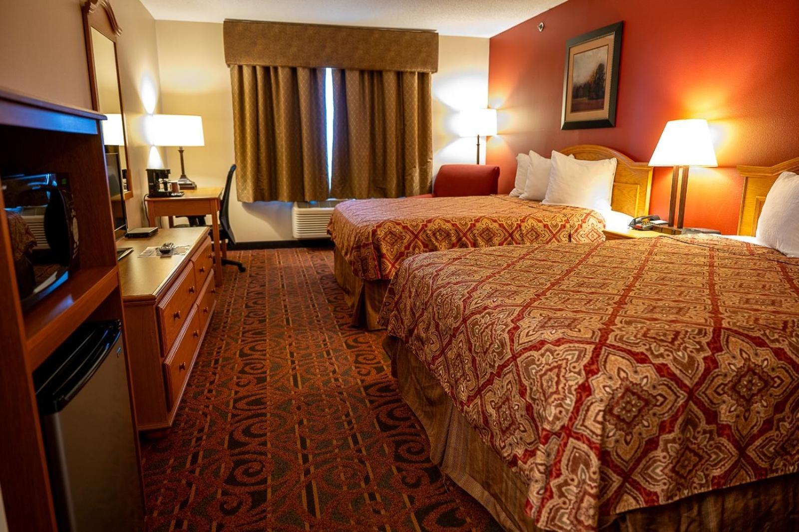 Savanna Inn & Suites Εξωτερικό φωτογραφία