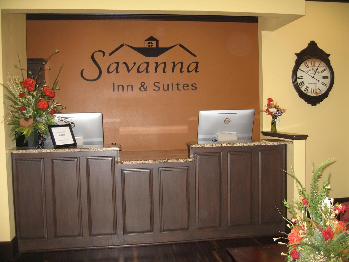 Savanna Inn & Suites Εξωτερικό φωτογραφία