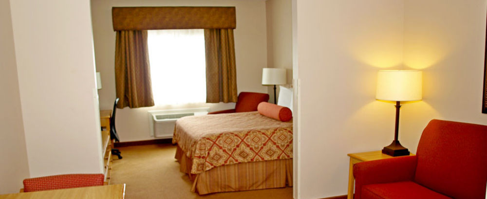 Savanna Inn & Suites Εξωτερικό φωτογραφία