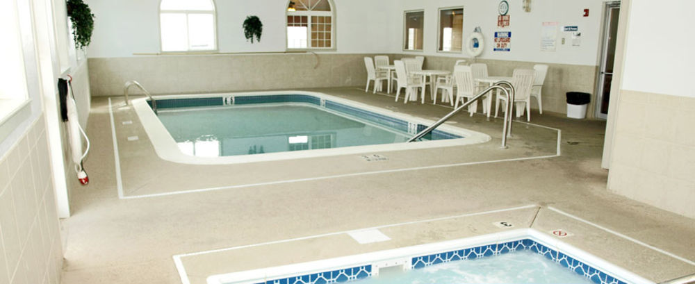 Savanna Inn & Suites Εξωτερικό φωτογραφία